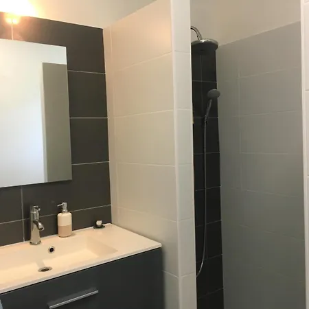 Donosti D'hotes 3* לנטון