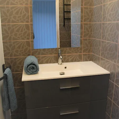 לינה וארוחת בוקר Donosti D'hotes 3*