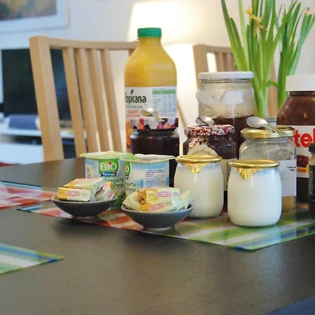 Donosti D'hotes לינה וארוחת בוקר לנטון