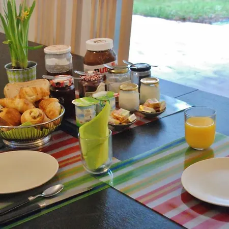 Donosti D'hotes לינה וארוחת בוקר 3*