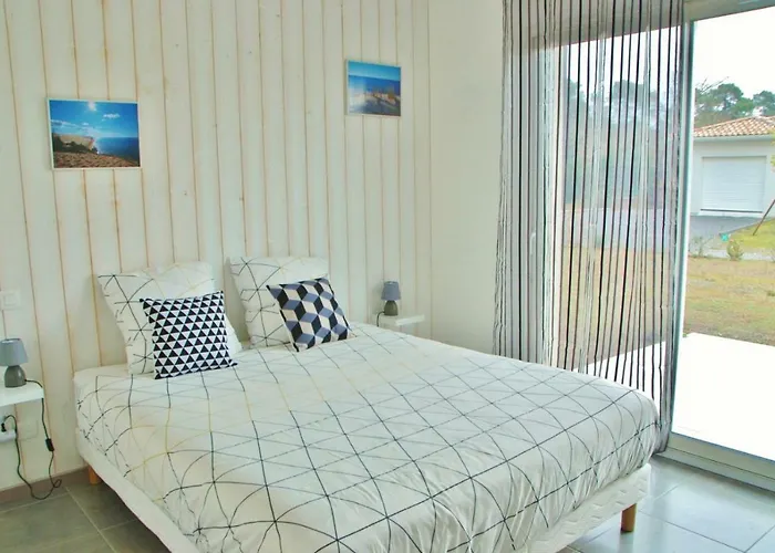 Donosti D'hotes Bed and Breakfast 3*